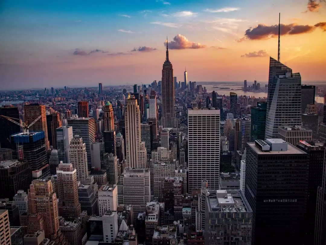 Sunset over Hanhattan image by Felix Dilly from Pixabay